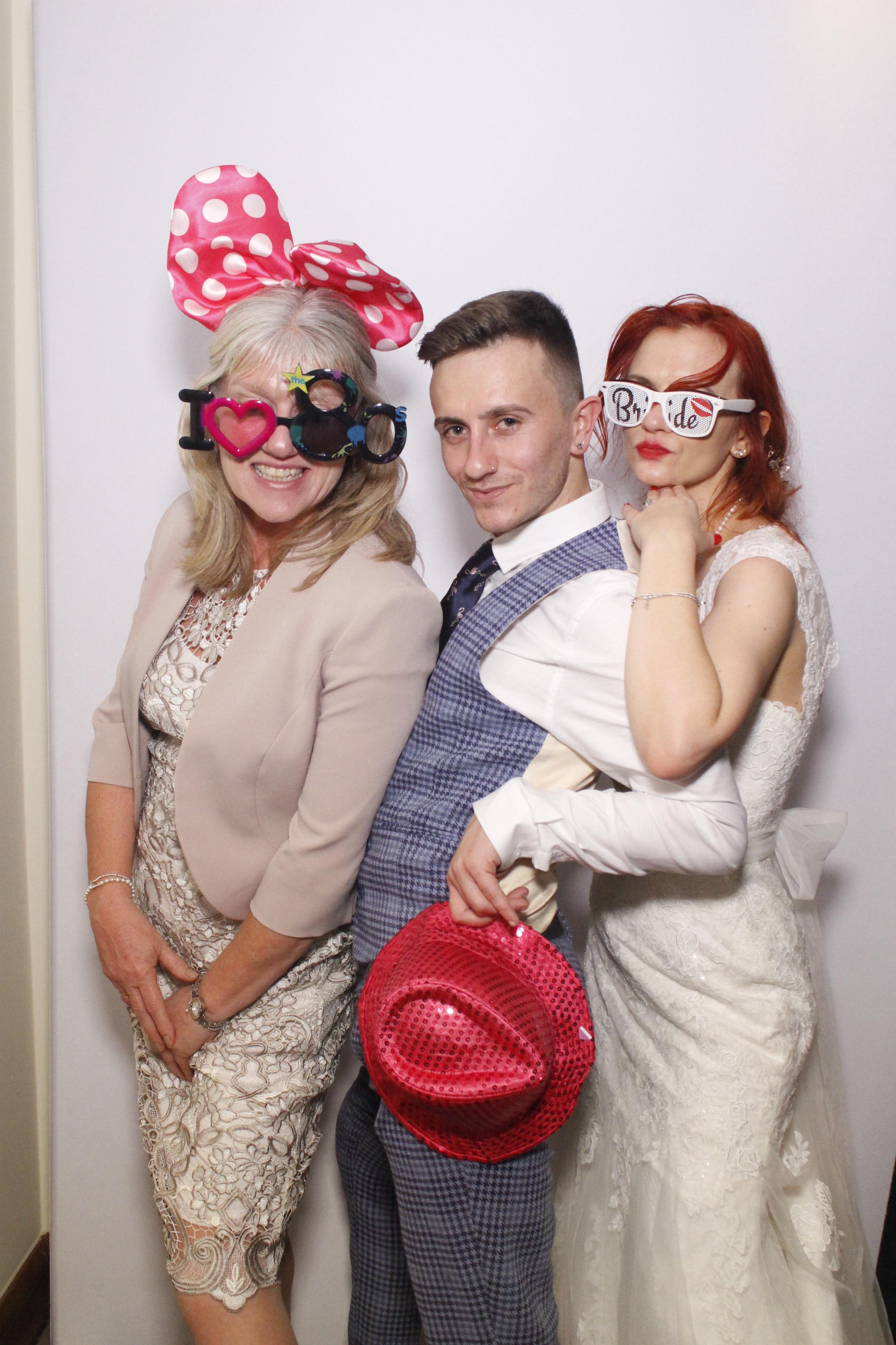Luke & Emily's Wedding | View more photos from the event at gallery.myphotoboothexperience.co.uk/u/MyPhotoBoothExperienceLtd/Luke-Emilys-Wedding